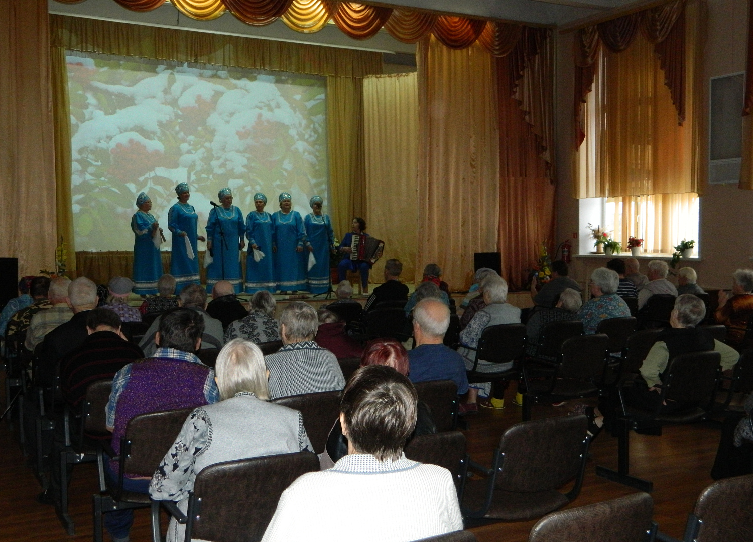 Праздничный концерт ко Дню матери